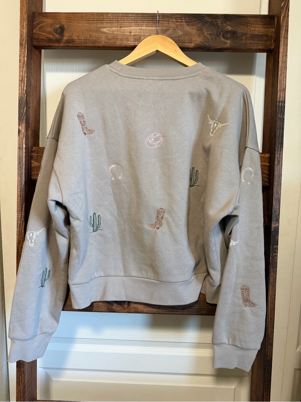 Market & Spruce Taupe Western Embroidered Sweatshirt - Picture 4 of 8